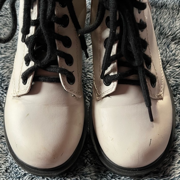 Ladies white boots size 7 - Picture 4 of 11